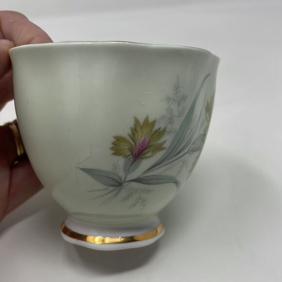 Vintage Colclough Green Floral Teacup and Saucer - Picture 5 of 9